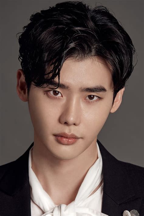 lee jong suk|More.